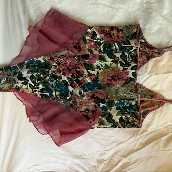 Vintage (Gold Label) Victoria's Secret Floral Bodysuit with Pink Trim - Picture 4 of 4